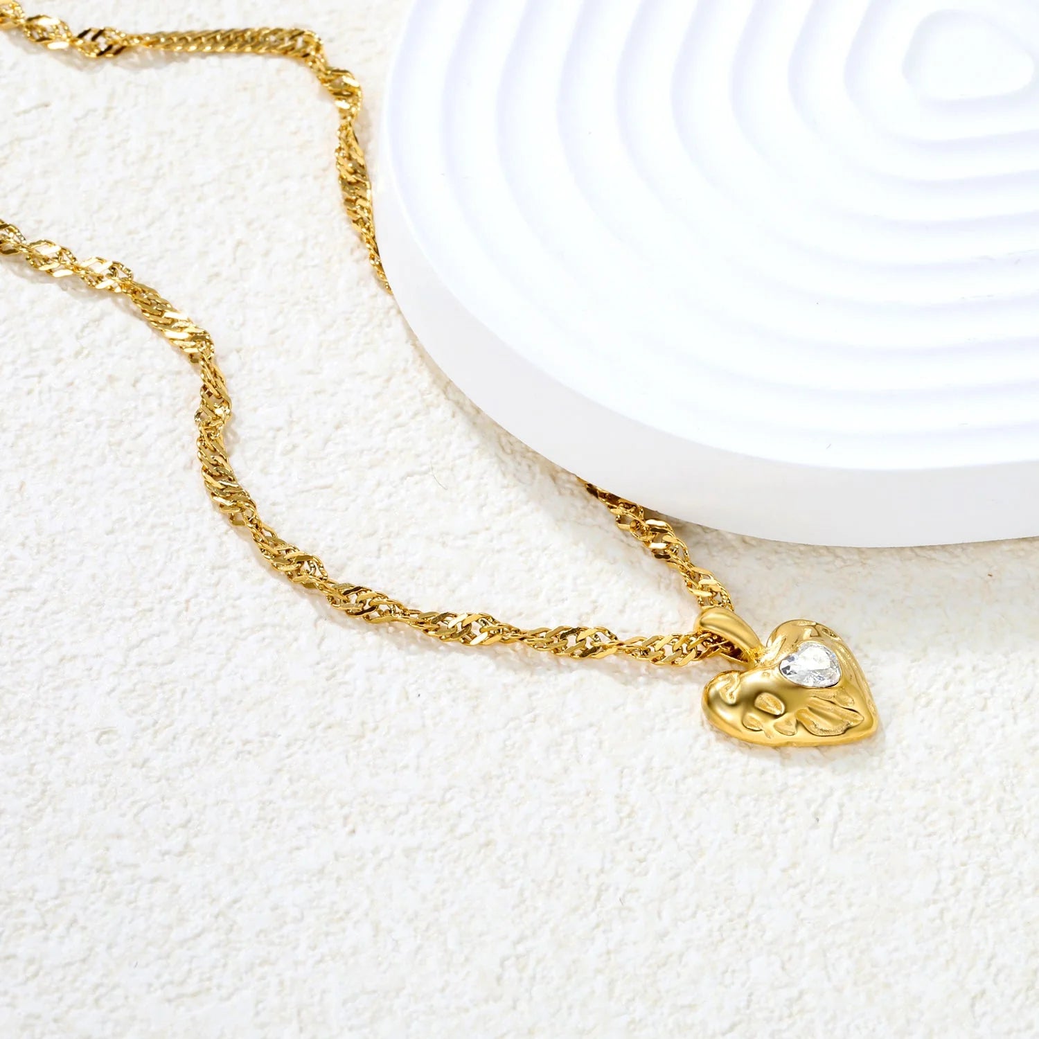 Isla Heart Necklace