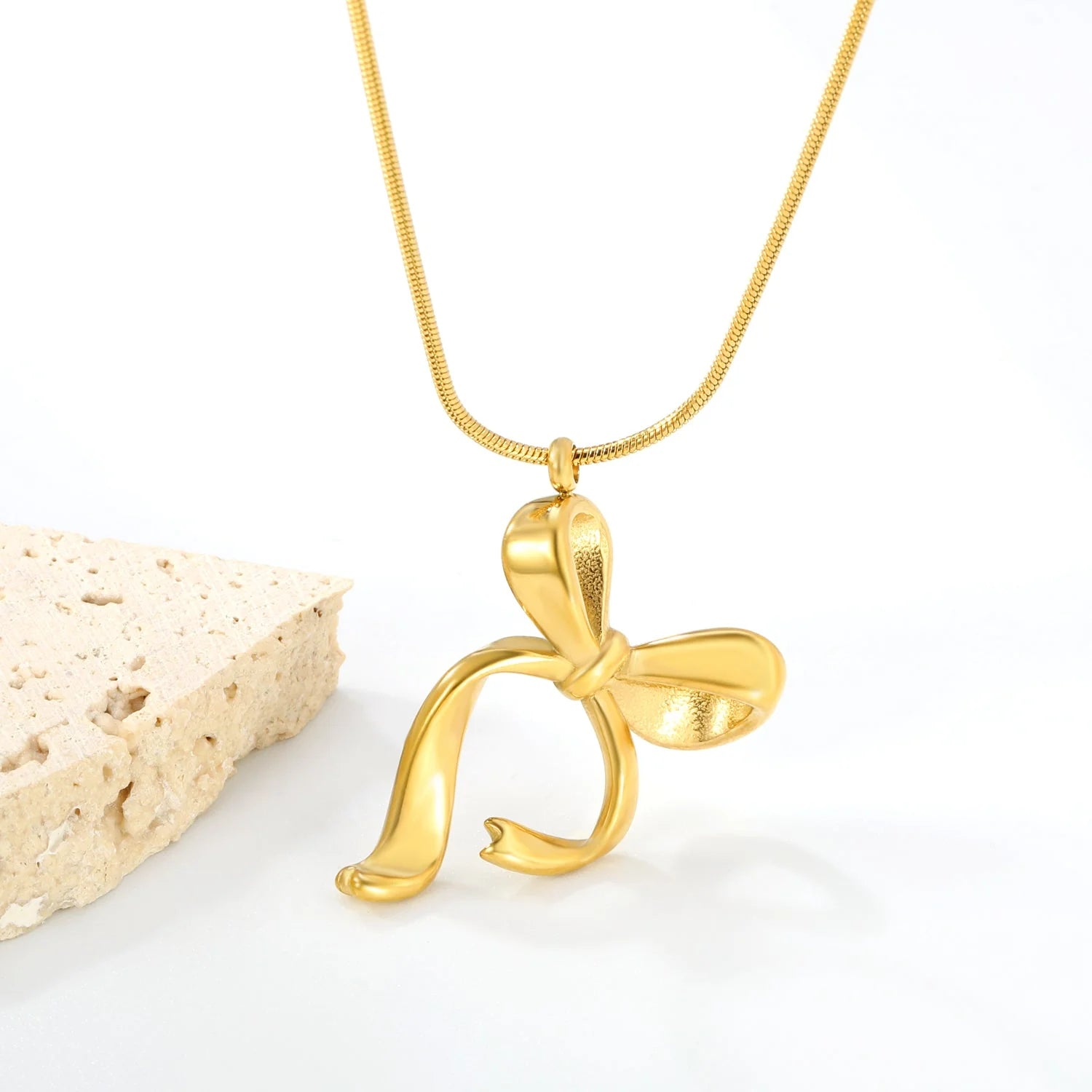 Zena Bow Necklace