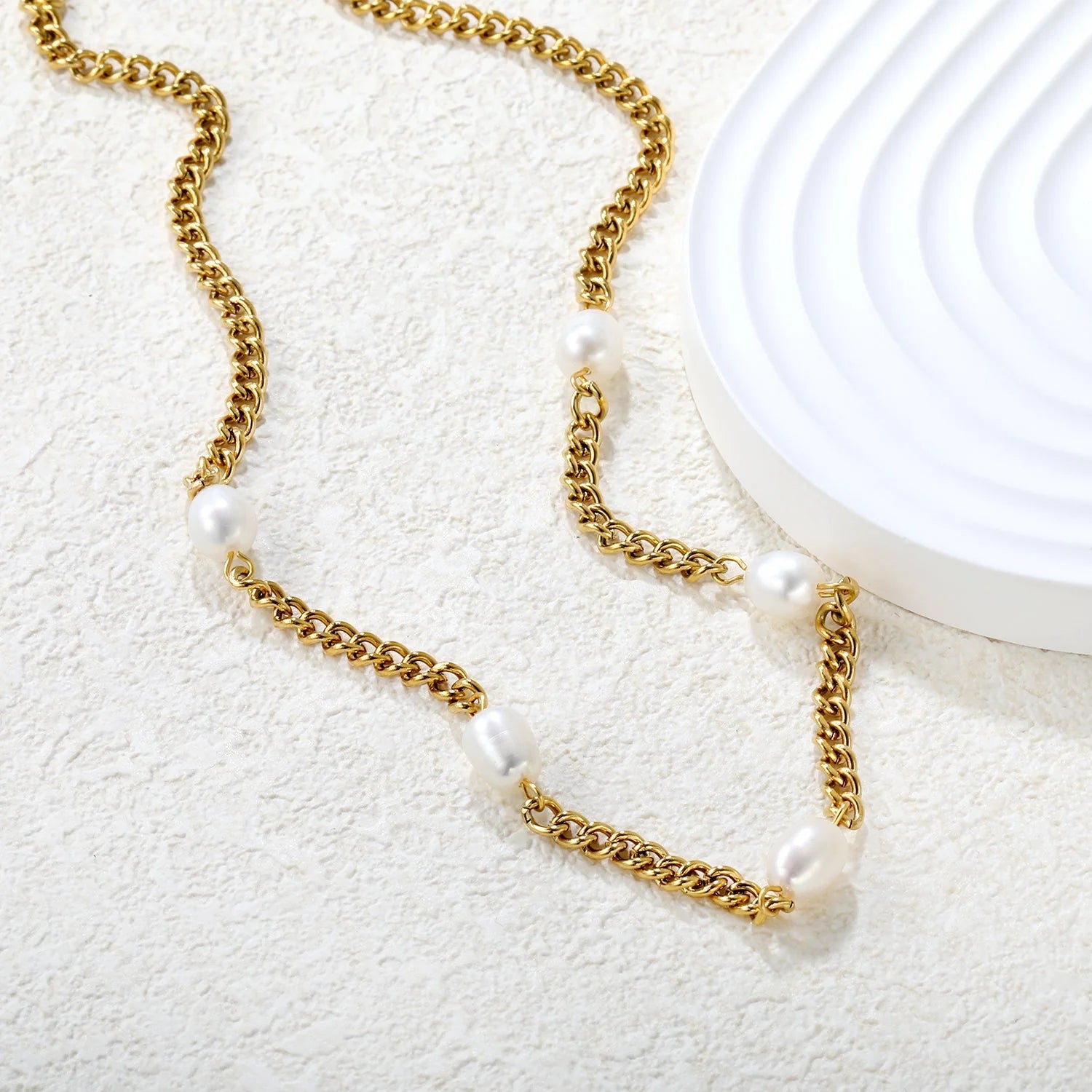 Mara Pearl Necklace
