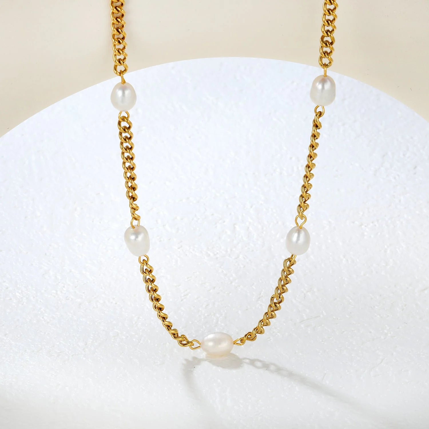 Mara Pearl Necklace
