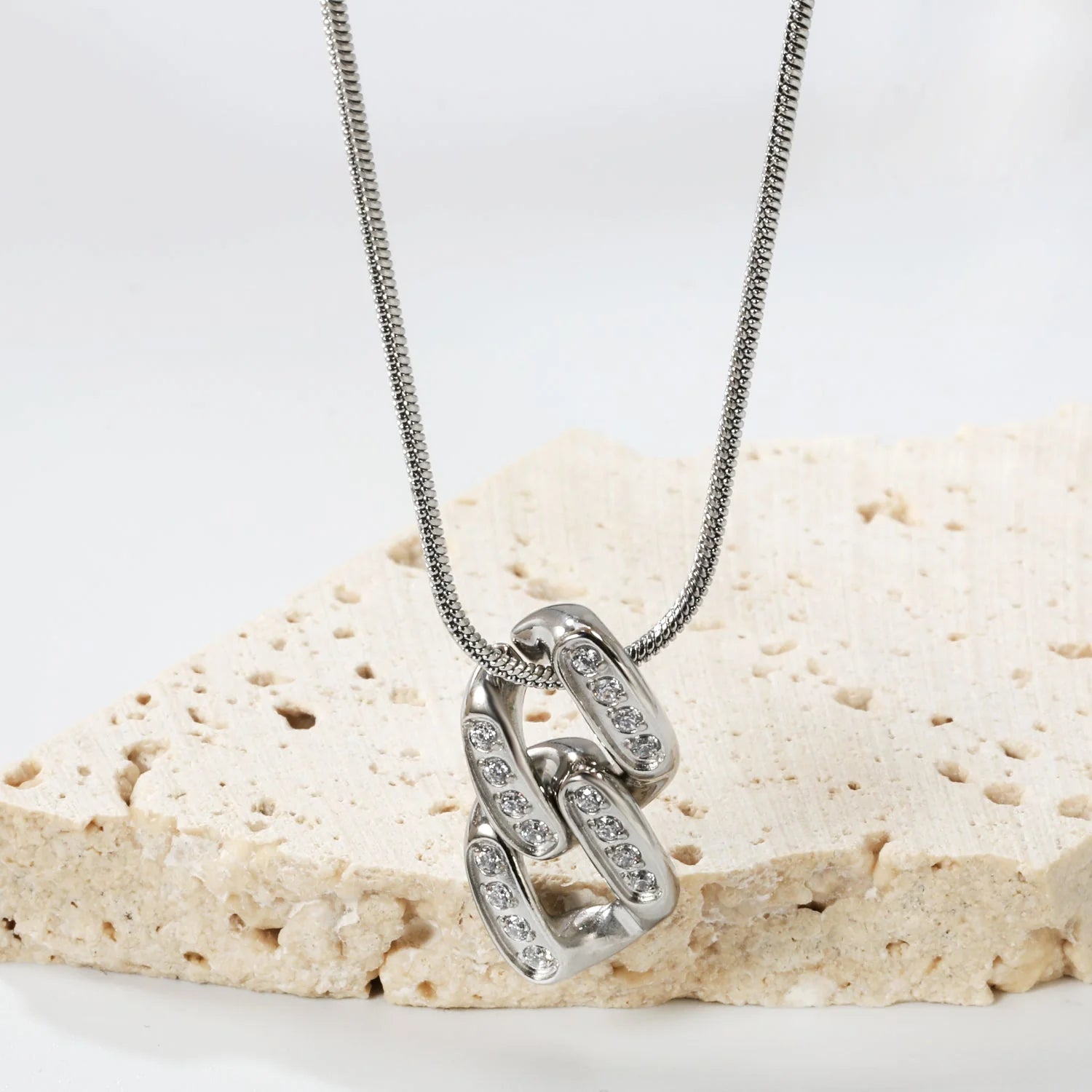 Alva Link Necklace
