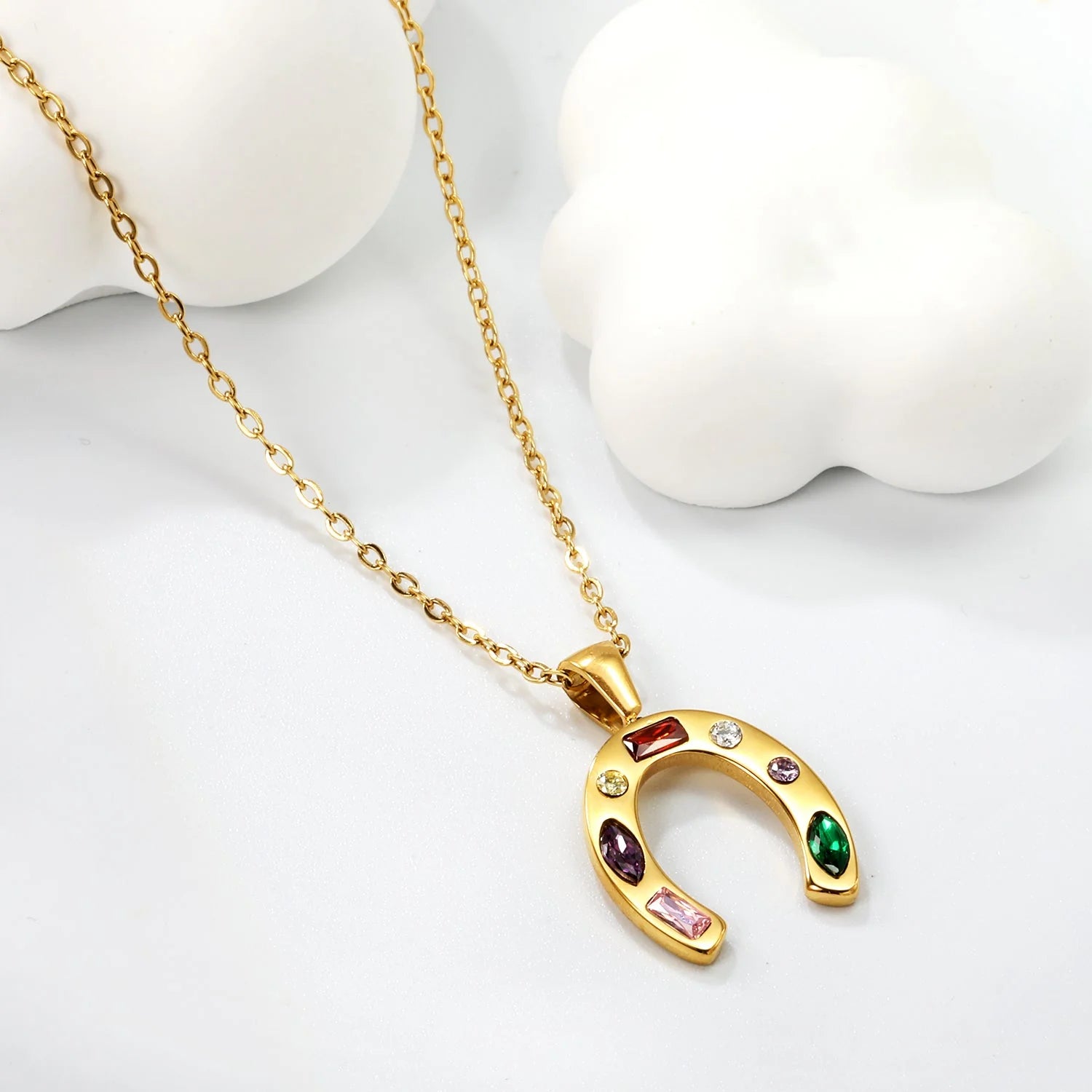 Aina Horshshoe Necklace