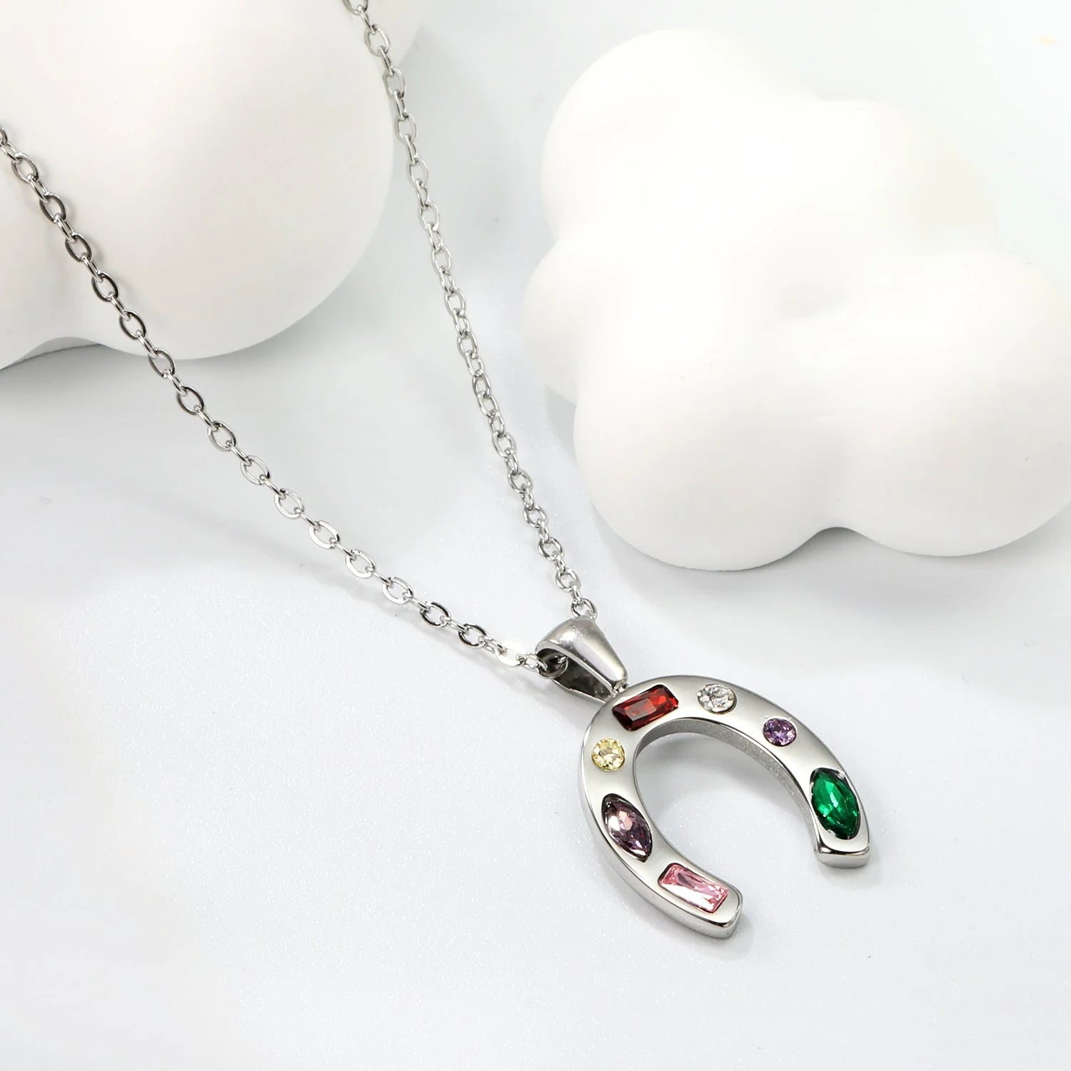 Aina Horshshoe Necklace