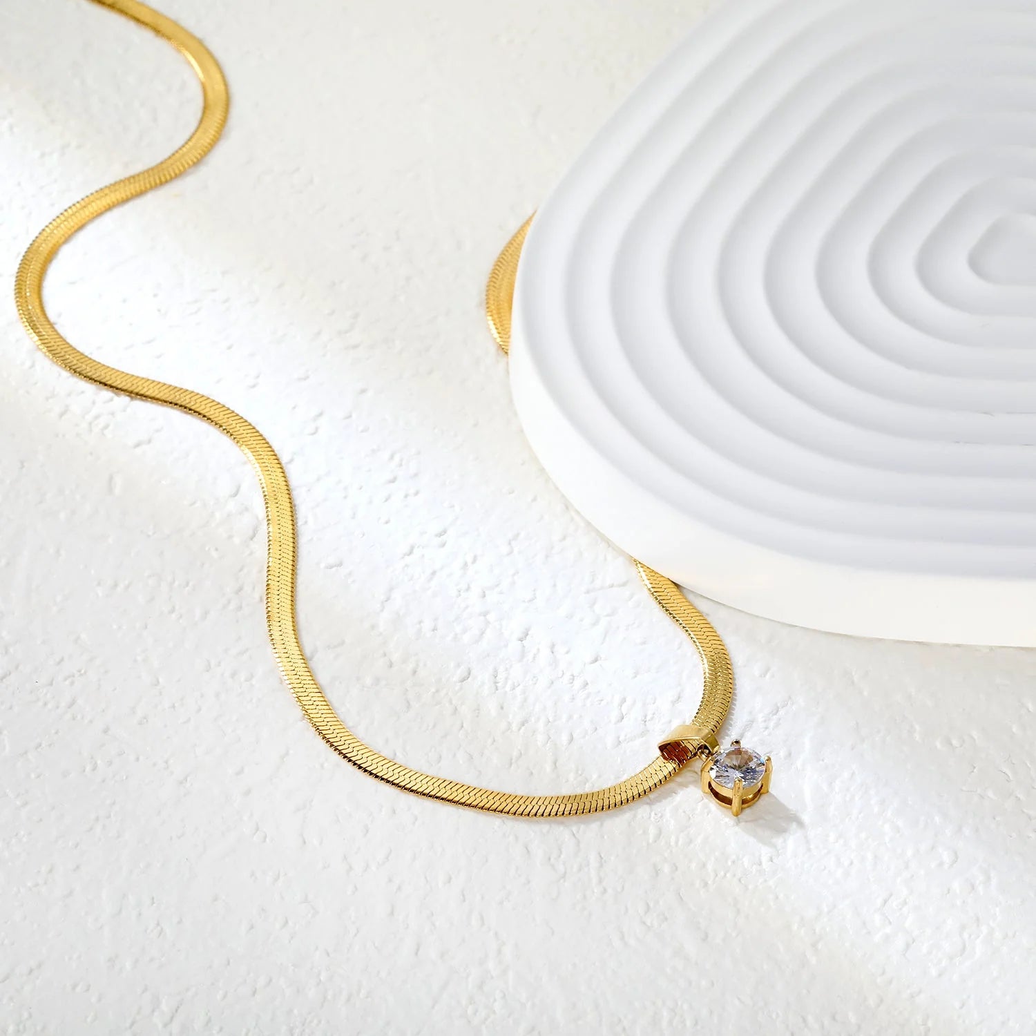 Leni Solitaire Necklace