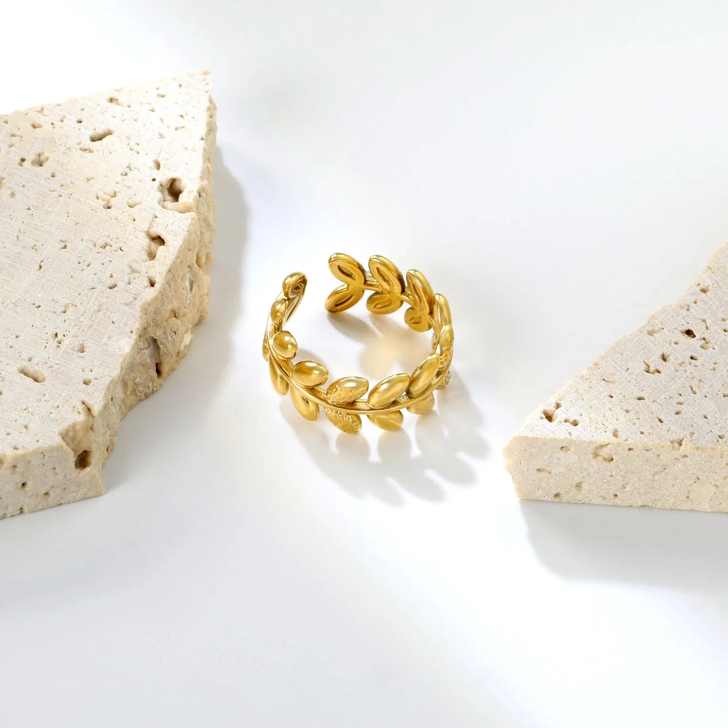 Yara Leaf Ring