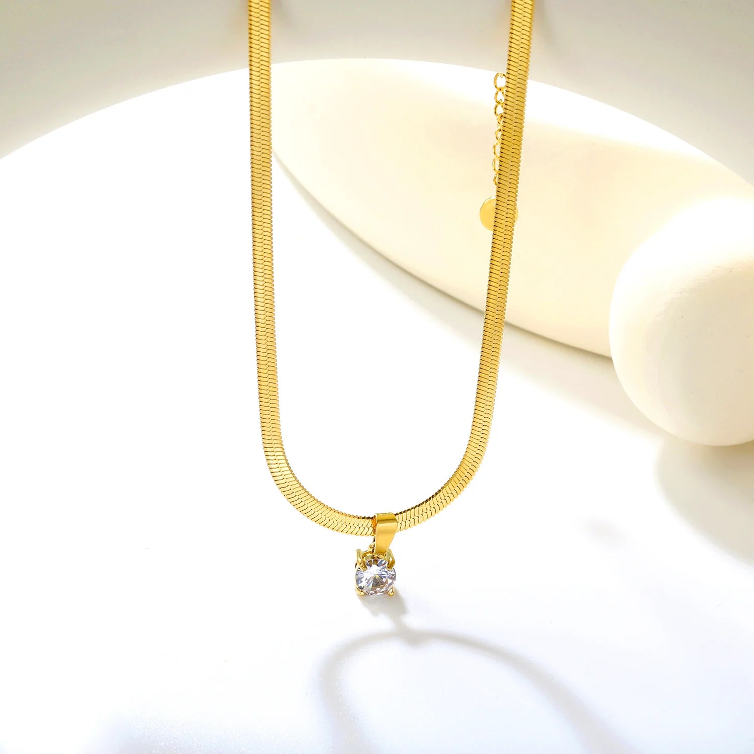 Leni Solitaire Necklace