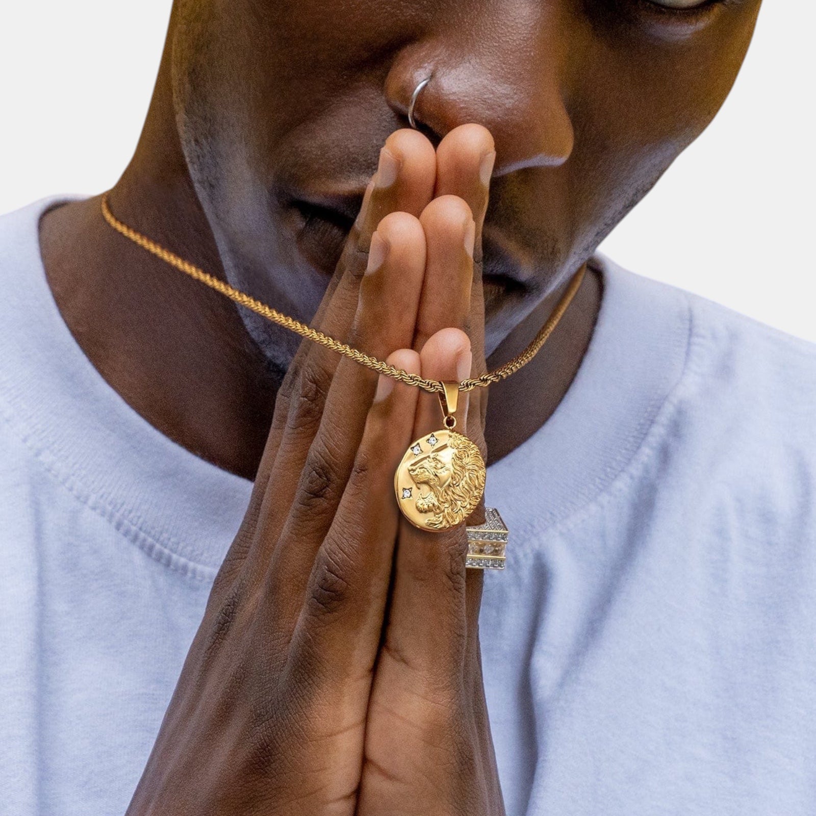 BLYNG Roaring Lion Pendant Gold IMG 2