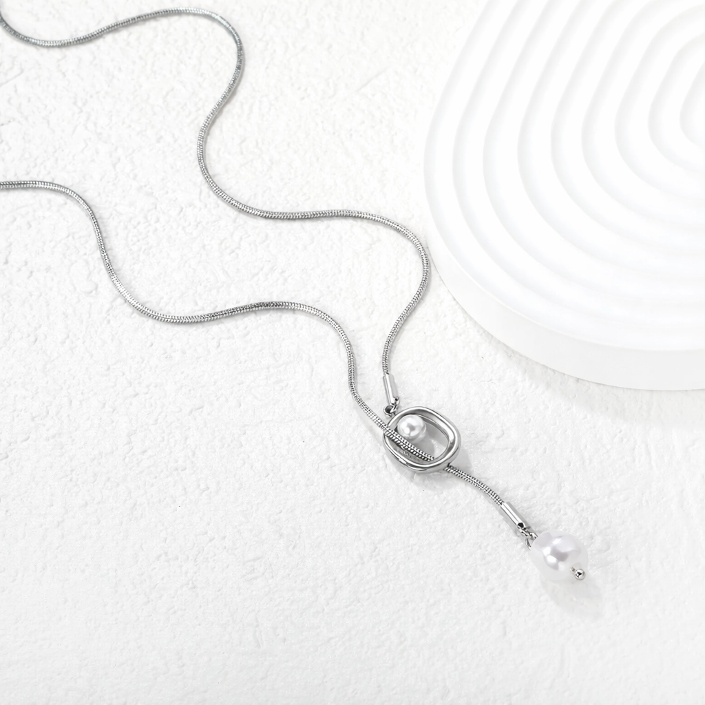 Cleo Pearl Necklace