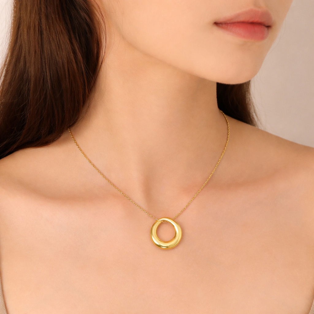Niva Arc Necklace