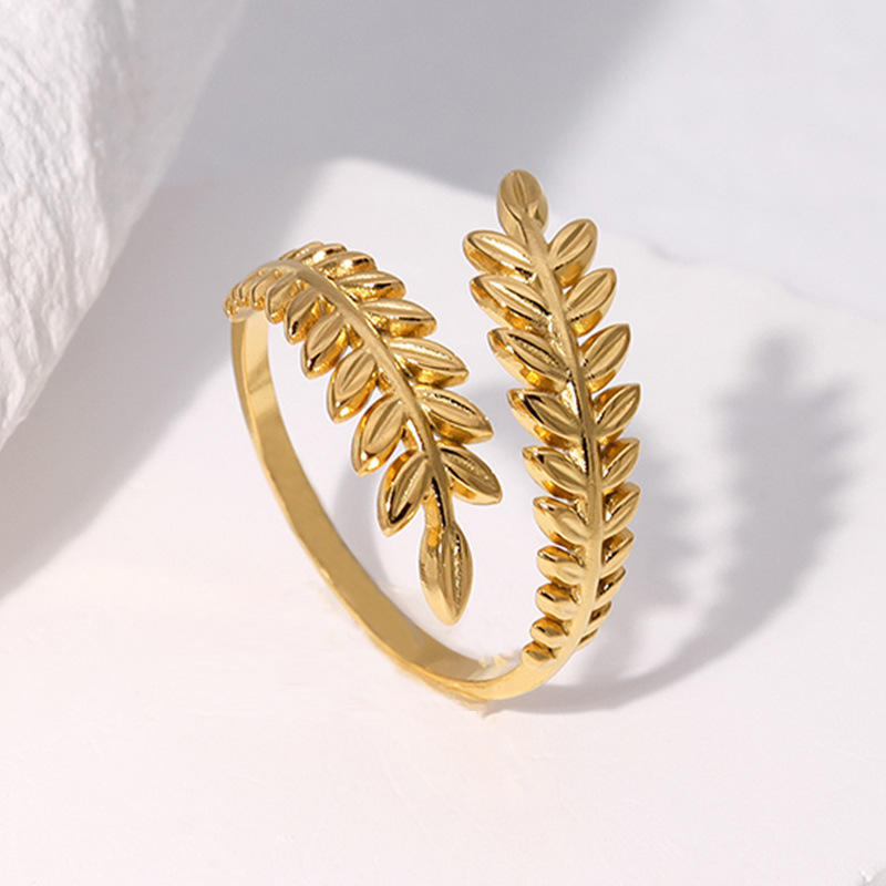 Yara Leaf Ring