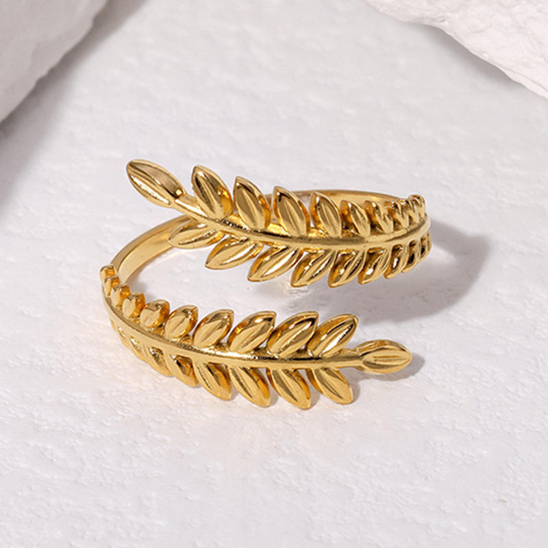 Yara Leaf Ring