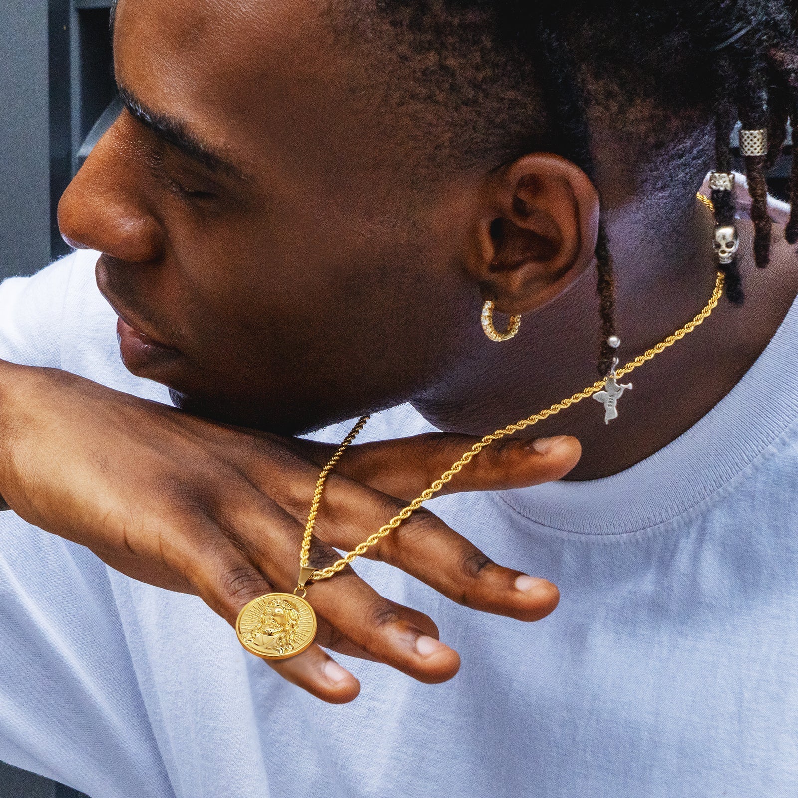 Light Of Jesus Pendant | Gold