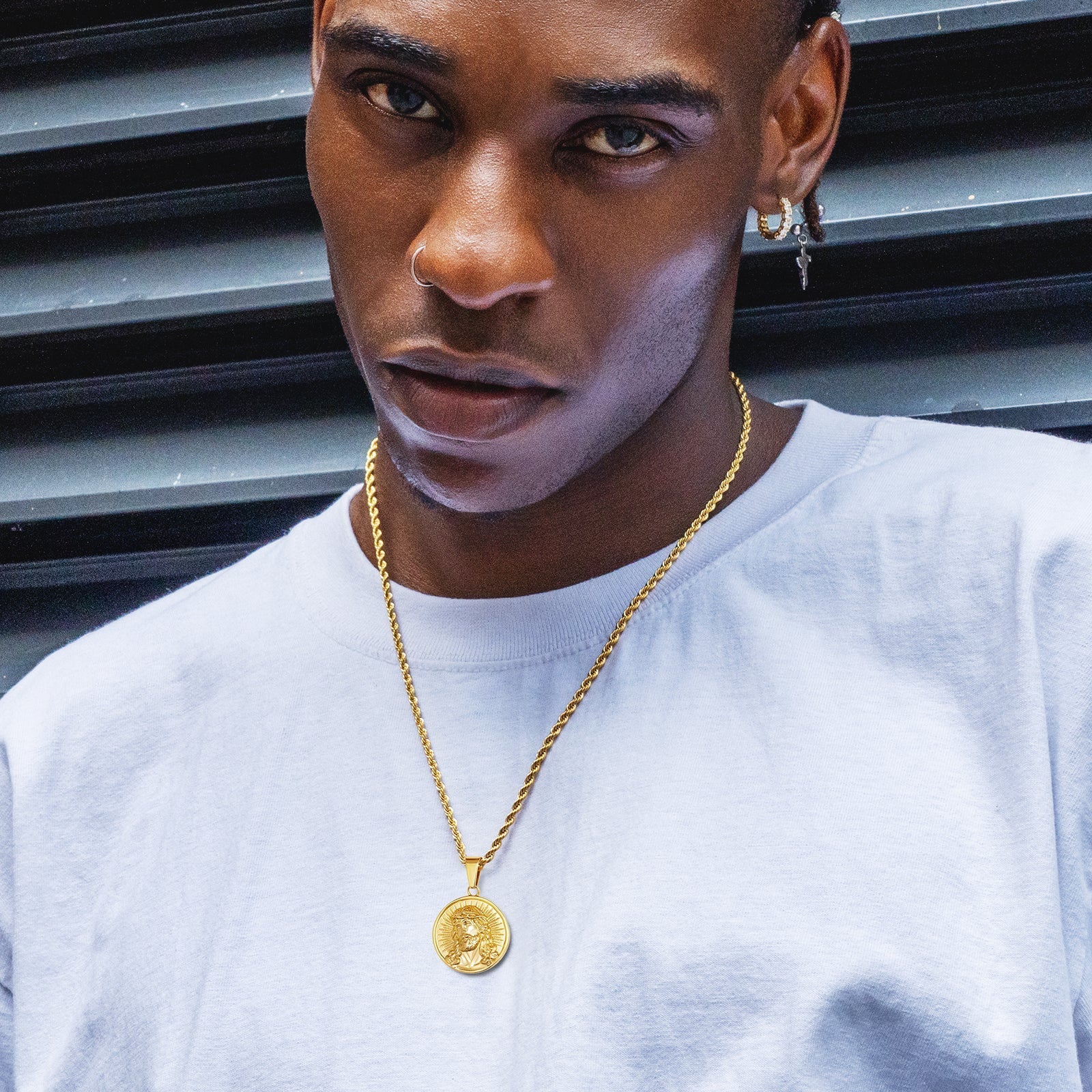 Light Of Jesus Pendant | Gold