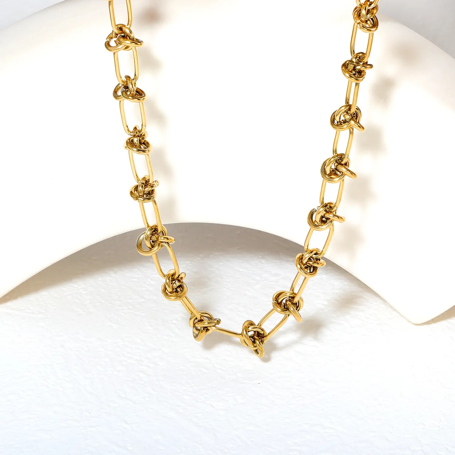 Una Knot Necklace