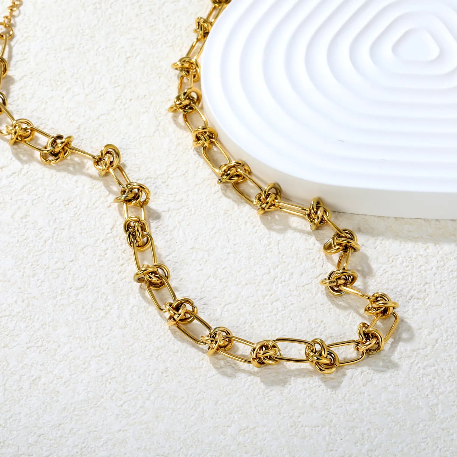 Una Knot Necklace
