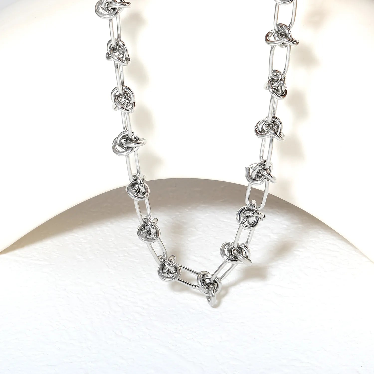 Una Knot Necklace