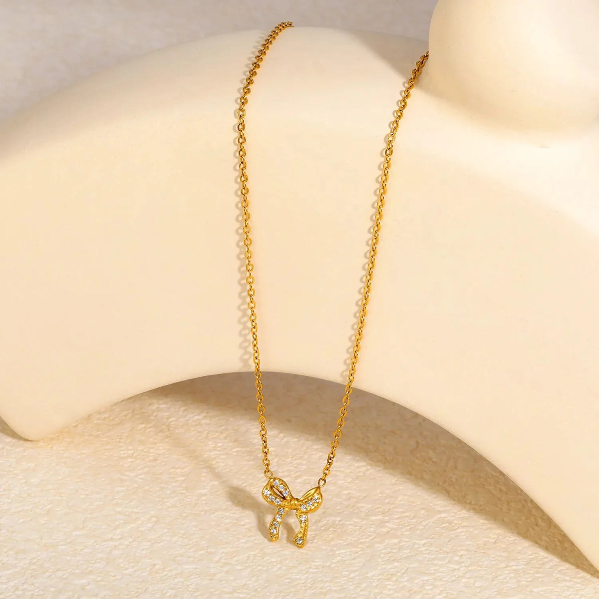 Amélie Bow Necklace