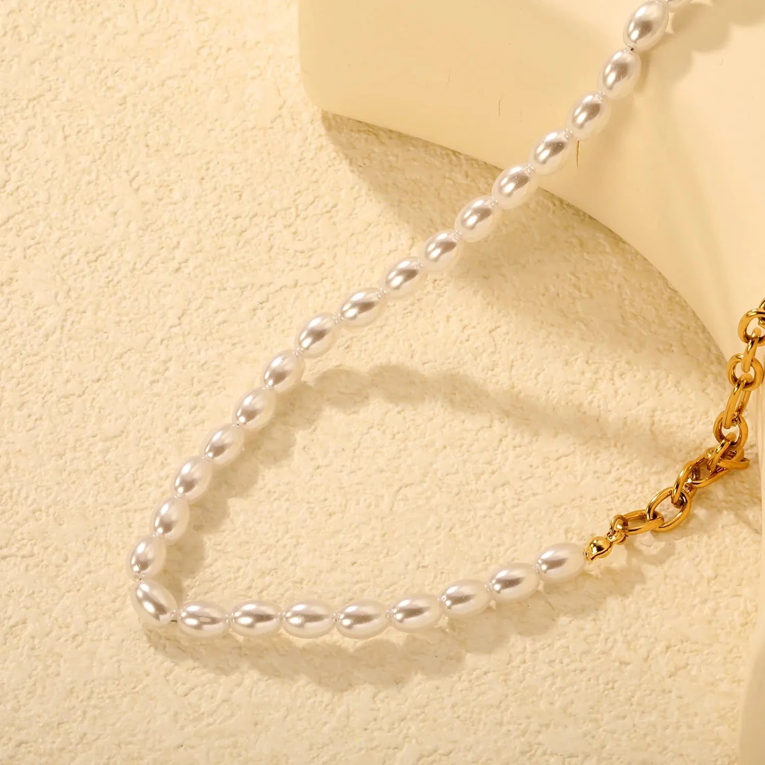Arin Pearl Necklace