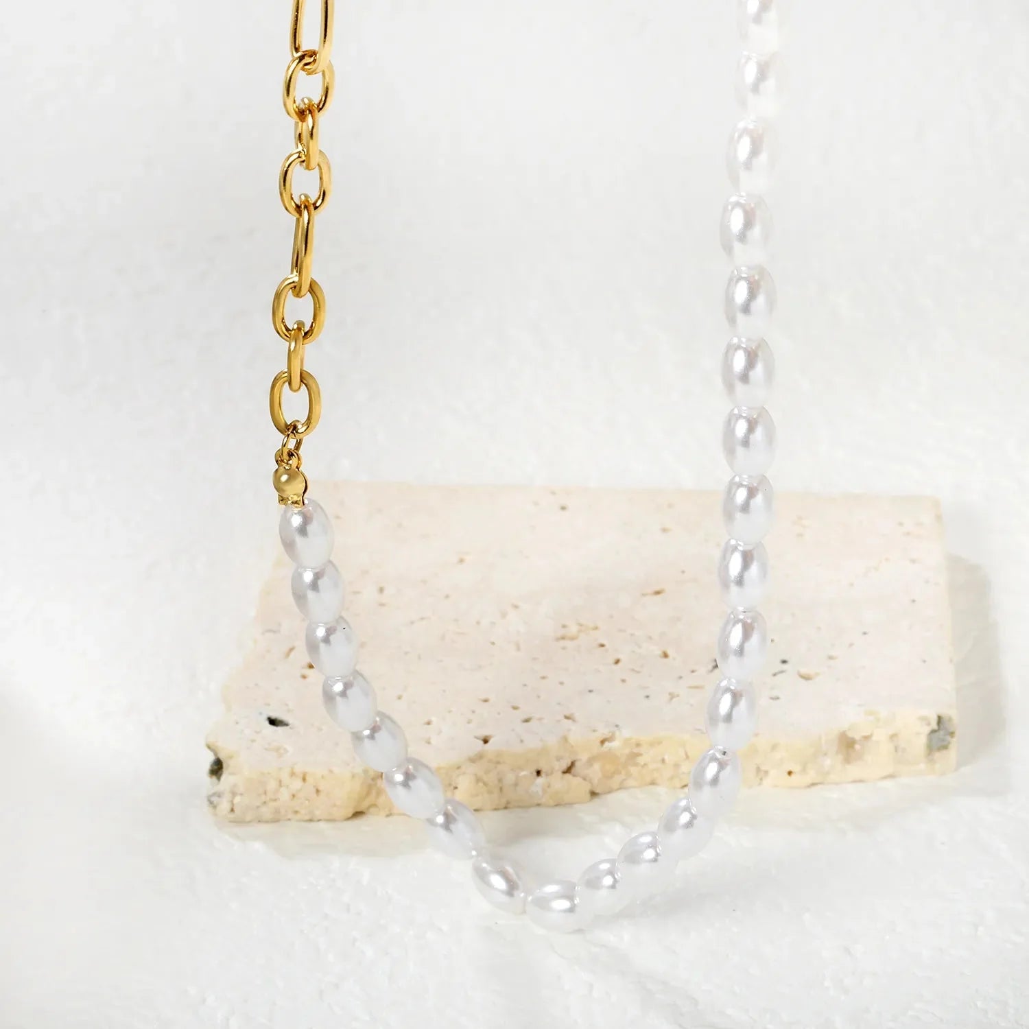 Arin Pearl Necklace